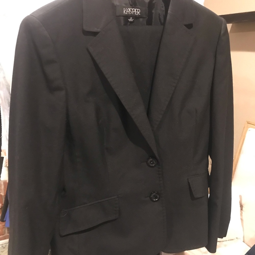 Black sz 12 women’s business pants suit